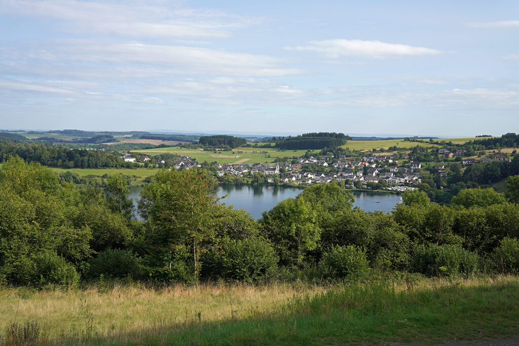 Das Schalkenmehrener Maar bei Daun in der Vulkaneifel, fotografiert von Ralph Dresel
