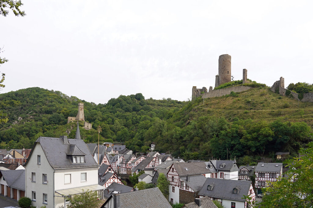 Monreal ist eine historische Stadt in der Eifel mit viel Fachwerk, fotografiert von Ralph Dresel