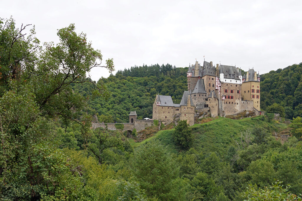 60_mosel_burg_eltz_ralph_dresel_dsc08377 Die faszinierende Burg Eltz in der Eifel zierte früher den 500-Mark-Schein