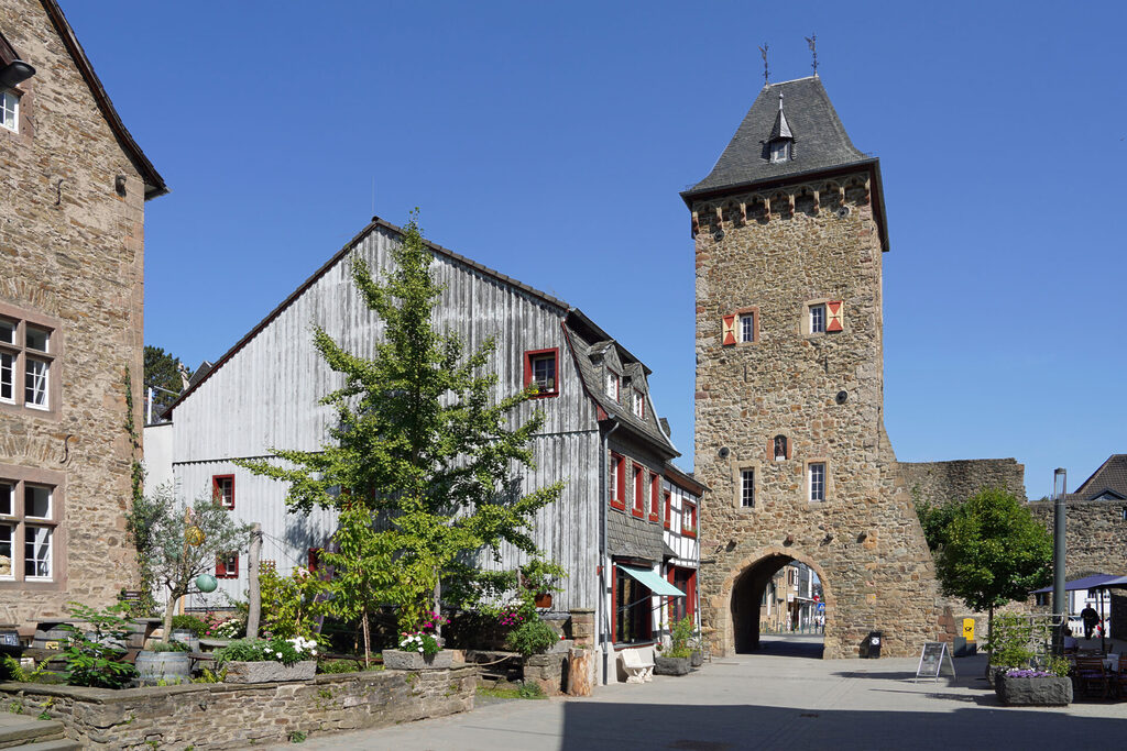 80_eifel_bad_muenstereif_sightseeing_ralph_dresel_dsc08164 Bad Münstereifel ist eine historische Stadt in der Fachwerk dominiert